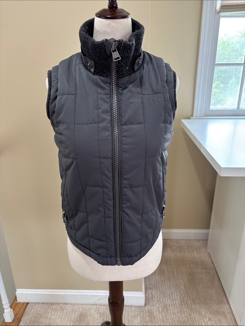 Horseware Ireland Grey  rQuilted Puffer Equestrian Vest Girls Size 9/10